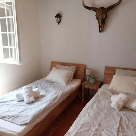 Quinta Da Calma With Pool And Bbq Villa