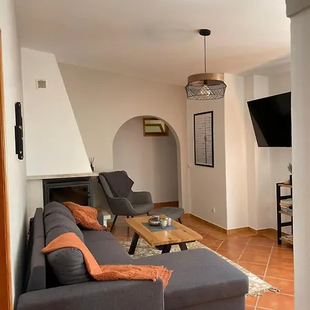 Quinta Da Calma With Pool And Bbq Villa *