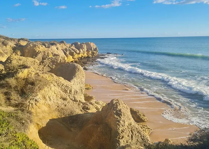 Quinta Da Calma With Pool And Bbq Villa