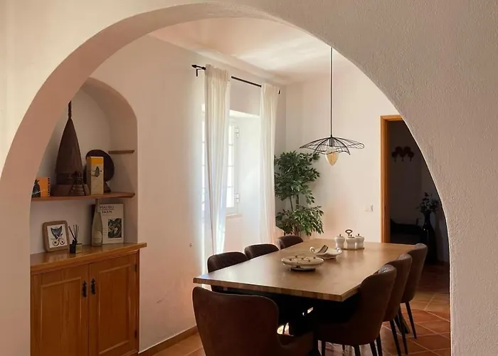 Quinta Da Calma With Pool And Bbq Villa *