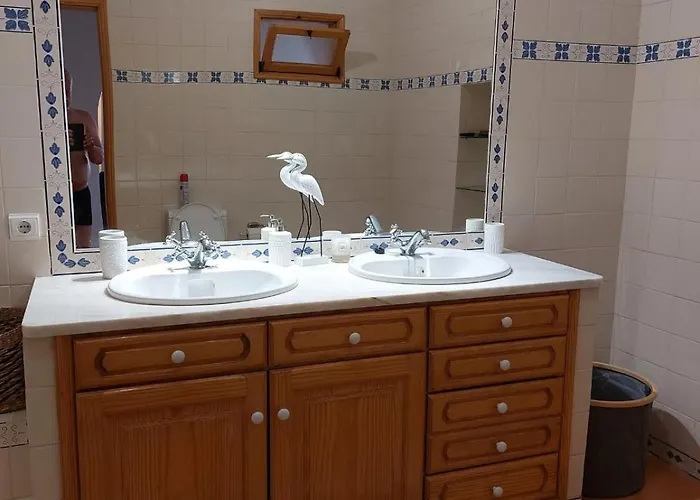 Quinta Da Calma With Pool And Bbq