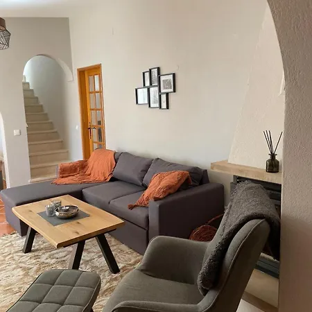 Villa Quinta Da Calma With Pool And Bbq