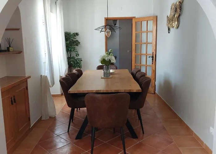 Вилла Quinta Da Calma With Pool And Bbq *
